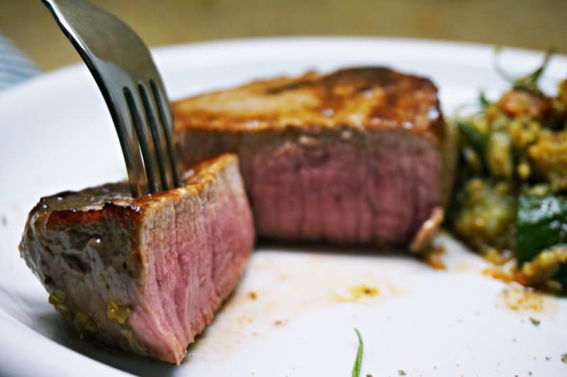 Steak mit Gemüse und Quinoa